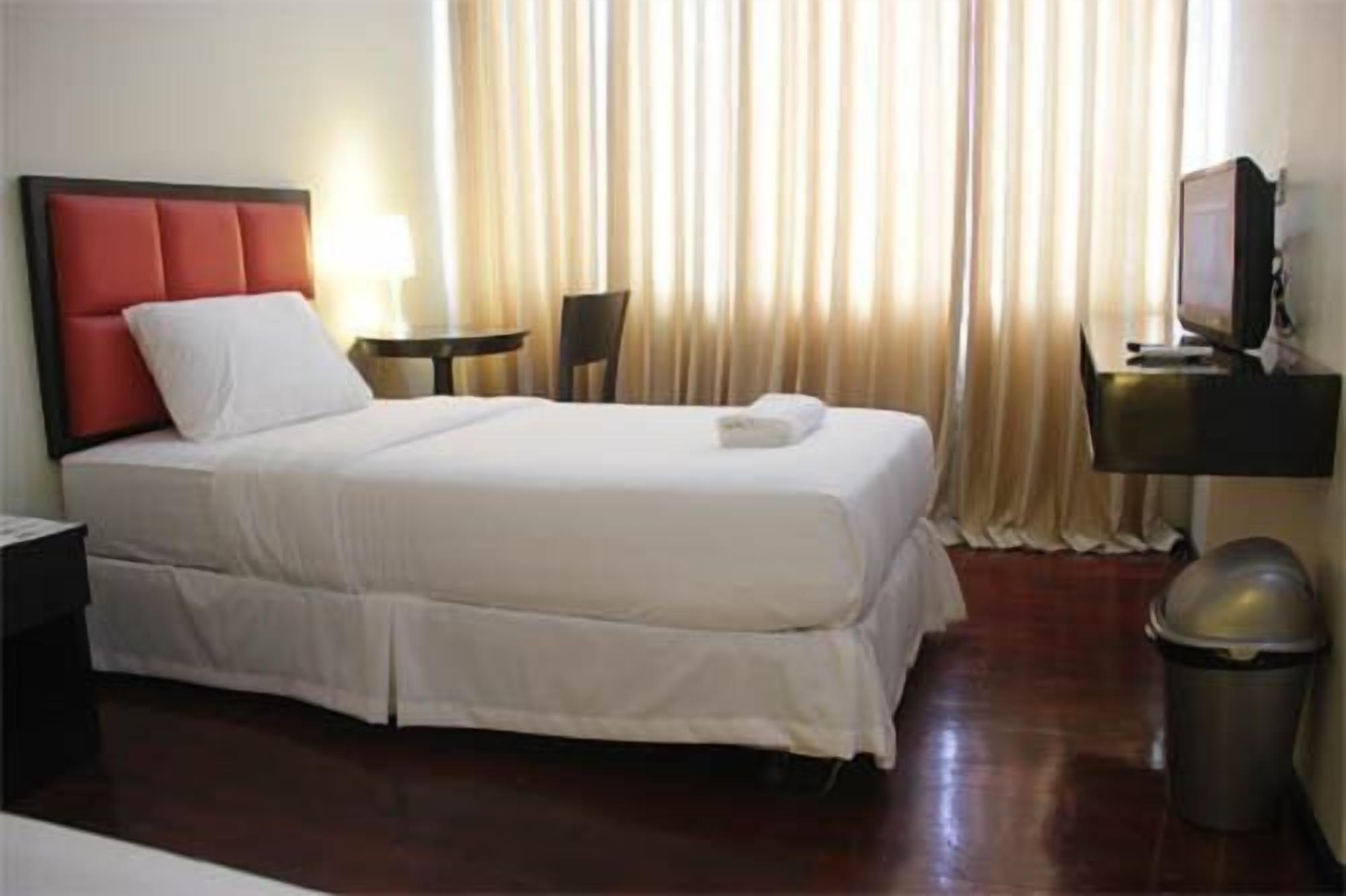 Arabelle Suites Tagbilaran City Exterior photo